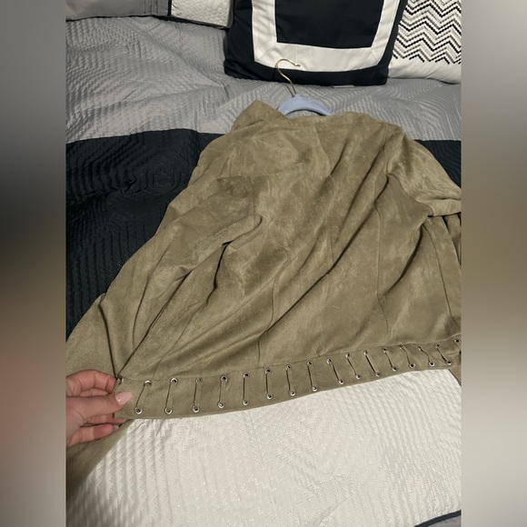 suede green BKE dressy top/jacket - Picture 6 of 7